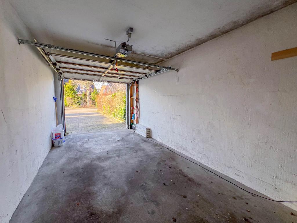 Doppelhaushälfte: XL-Garage mit 21,5 m²