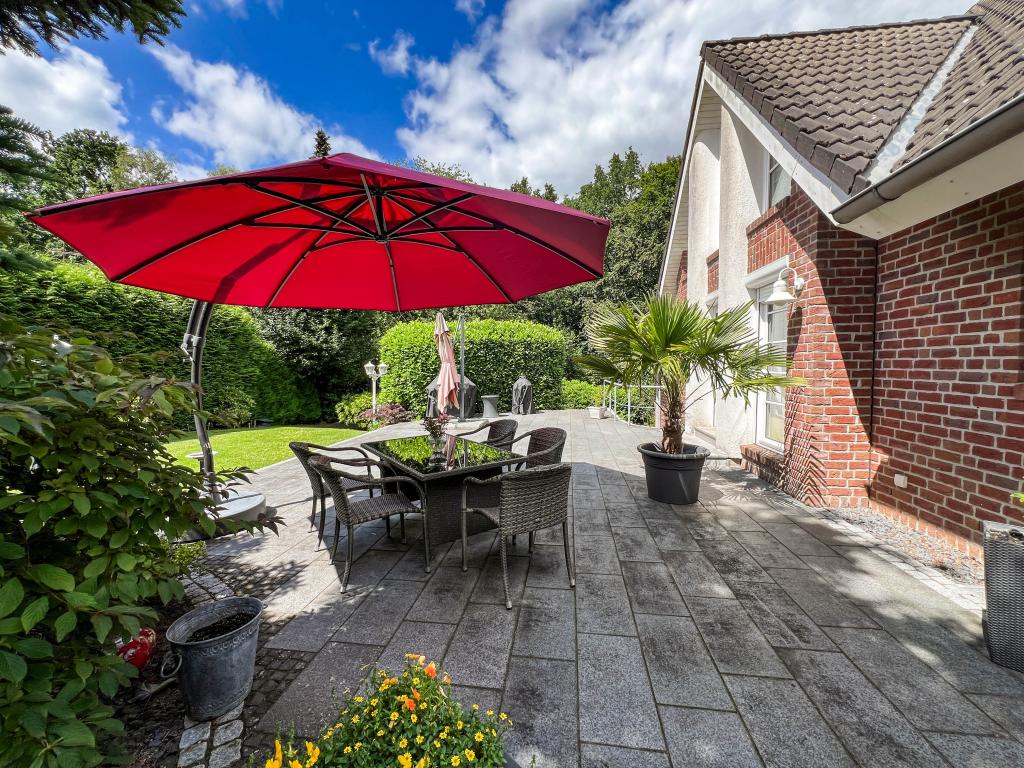 Einfamilienhaus: Terrasse mit Südwestausrichtung