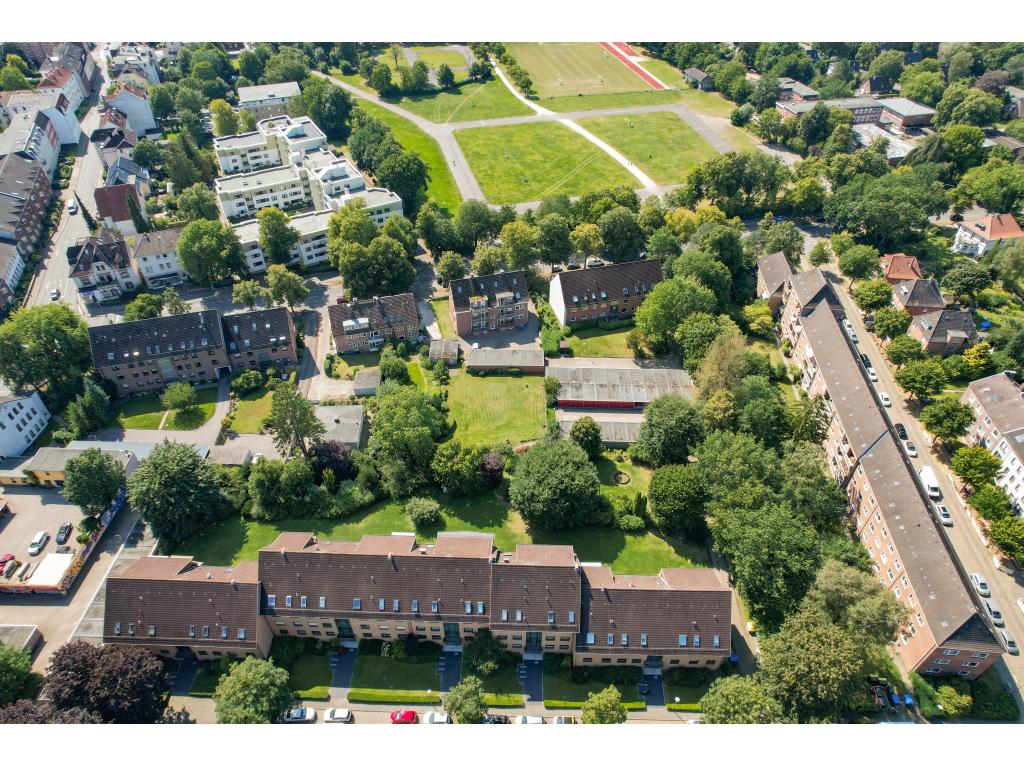 3 Zimmer Wohnung: Vogelperspektive Blick Jugendspielplatz