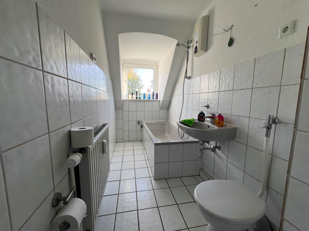 Mehrfamilienhaus: Referenz: Badezimmer im DG Haus Nr. 15