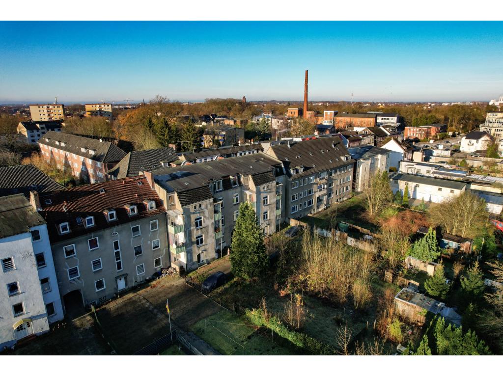 Mehrfamilienhaus: Rückansicht des Anlageobjektes